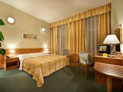 Hotel Aron
