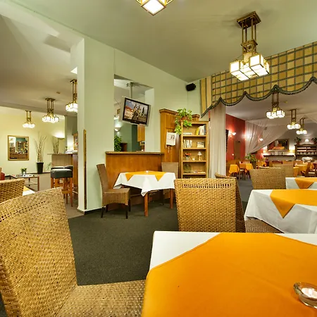 Aron Hotel