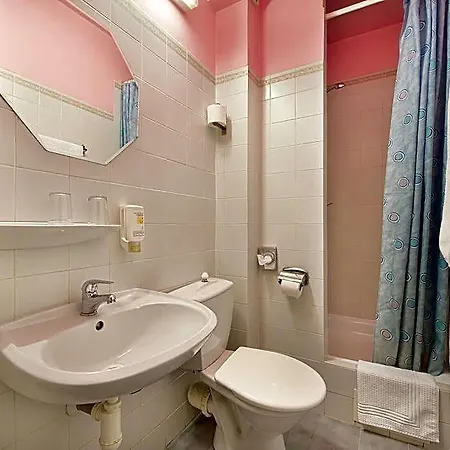 Aron Hotel 3*