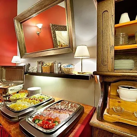Aron Hotel 3*