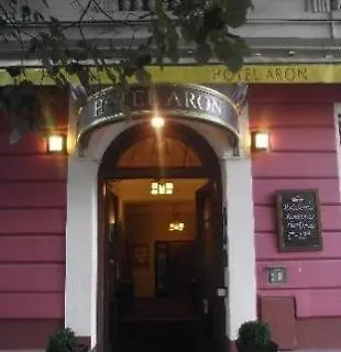 Aron 3*