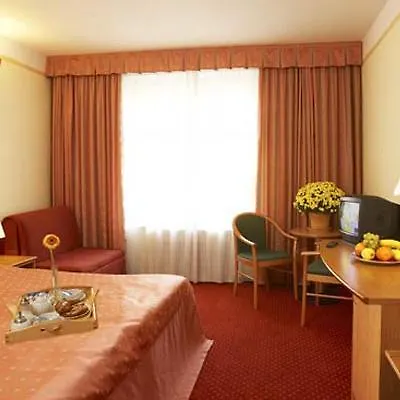 Aron Hotel 3*