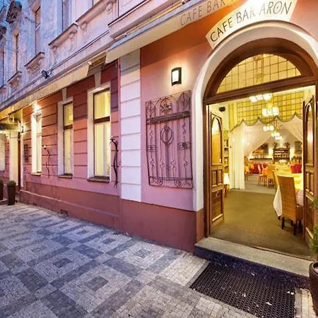 Aron Hotel