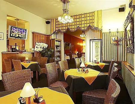 Aron Hotel 3*