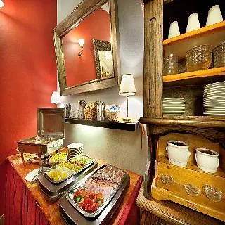 Aron Hotel 3*