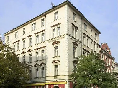 Aron Hotel 3*