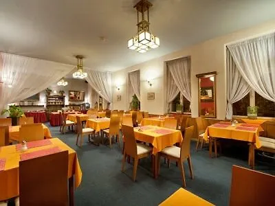 Aron Отель
