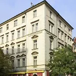 Aron Hotel 3*
