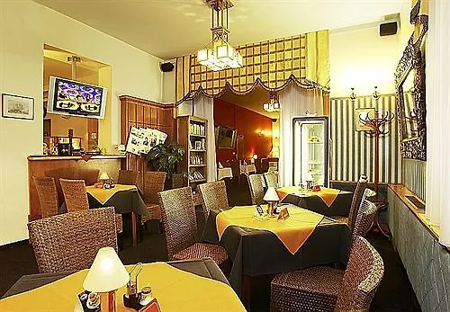 Aron Hotell 3*